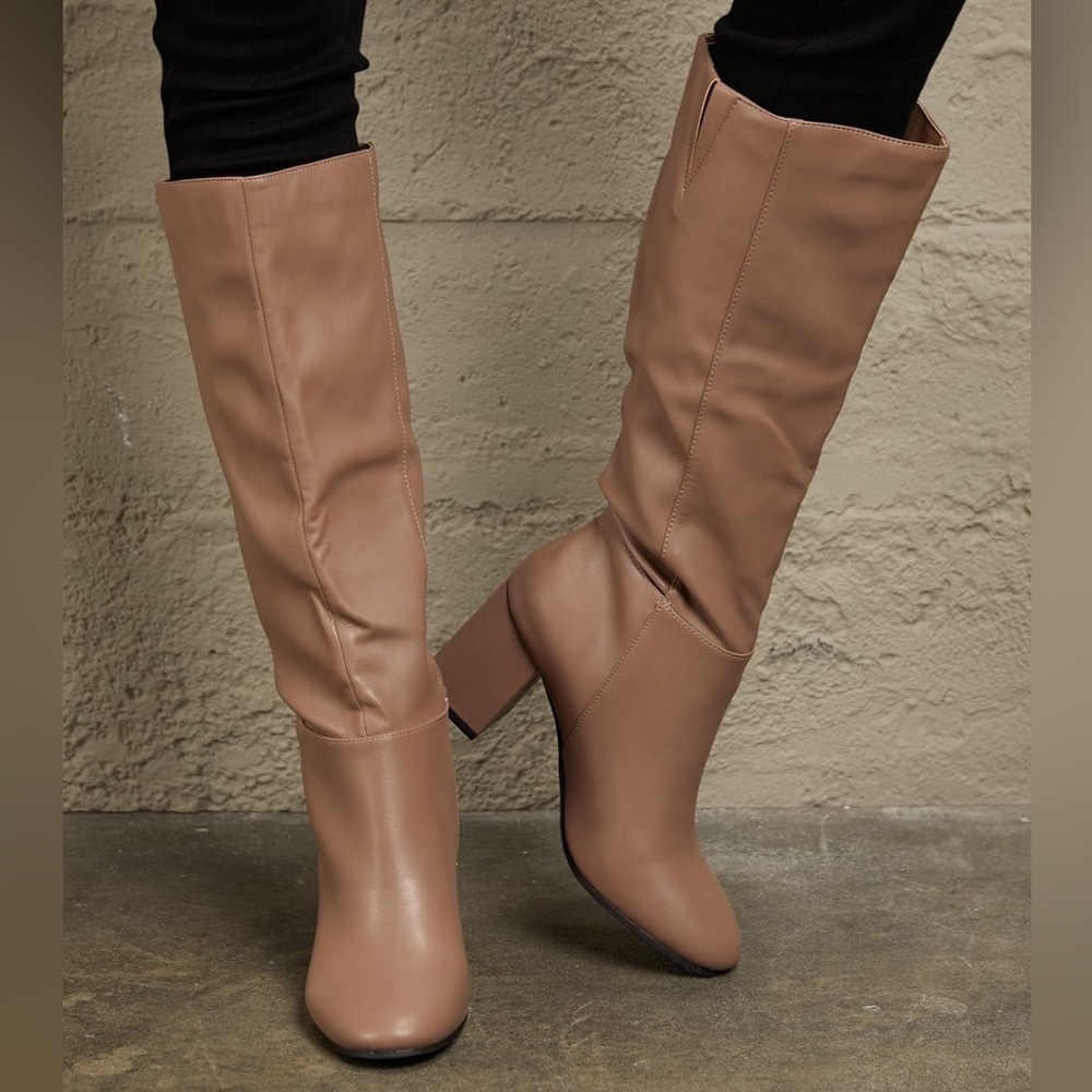 NEW QUPID Retro 60s Go Go Style Vegan Leather Knee High Heeled Boots in Mocha - Picture 5 of 5